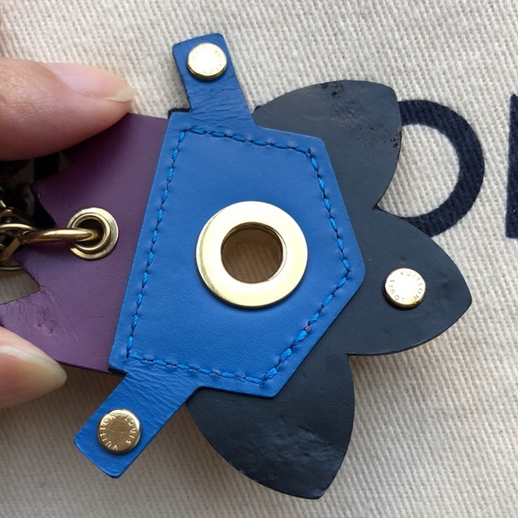 🌺🌺 RARE 🌺🌺 Louis Vuitton TOTEM Coin Purse with charm - Picture 5 of 16